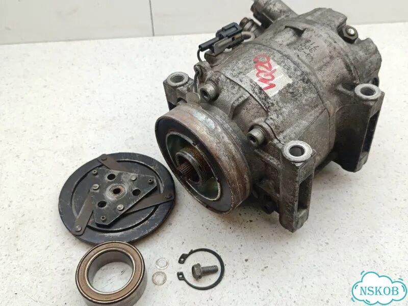 Компрессор кондиционера. Nissan Cefiro A33 VQ20DE фото 1