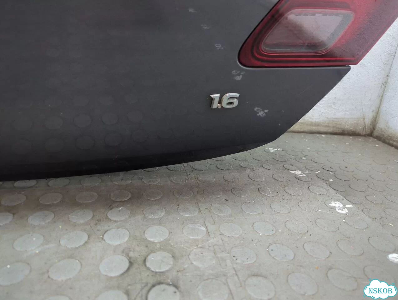 Крышка багажника Opel Astra J фото 10