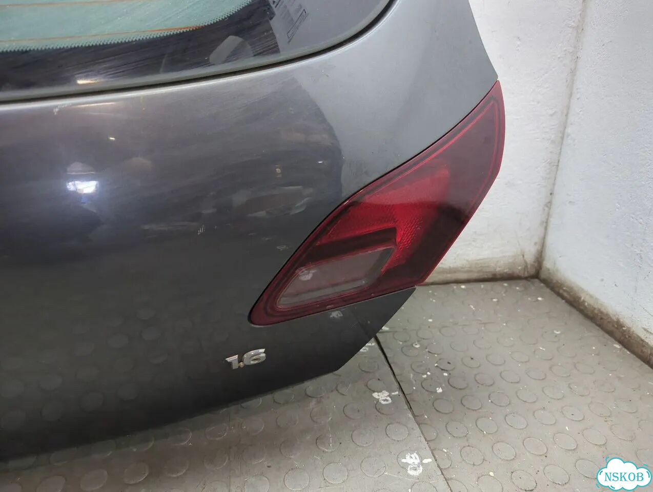 Крышка багажника Opel Astra J фото 8