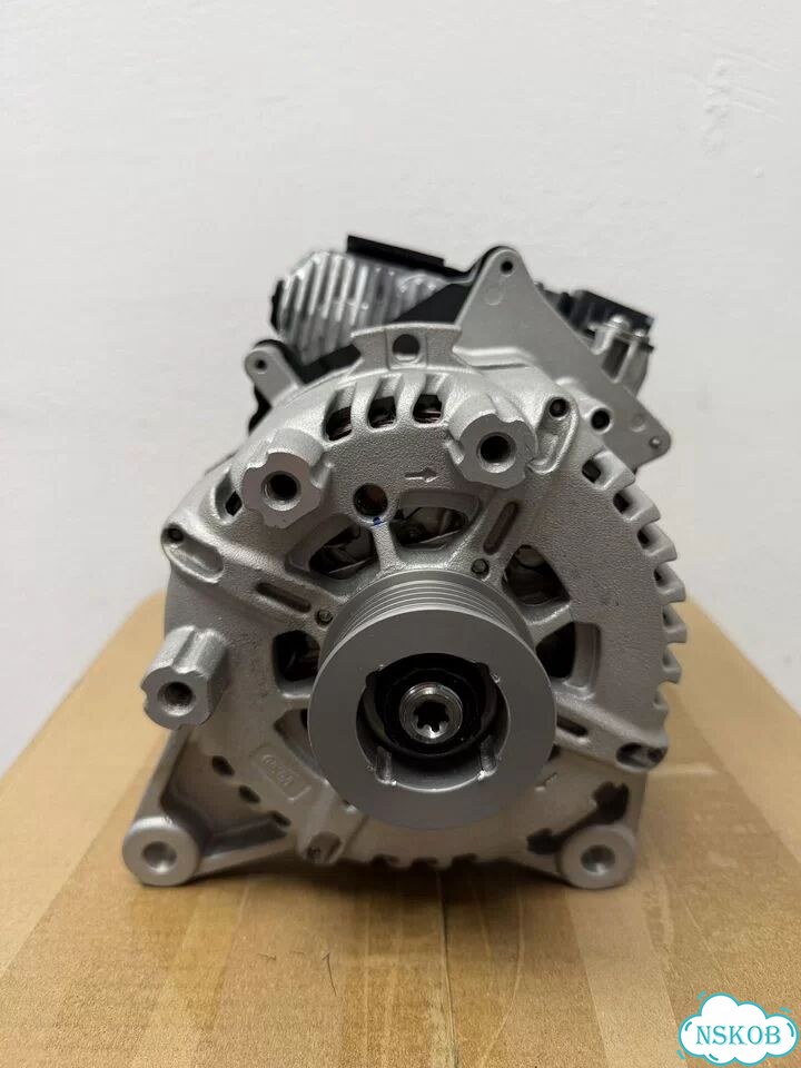 Оригинальный Генератор Land Rover LR157918 фото 3