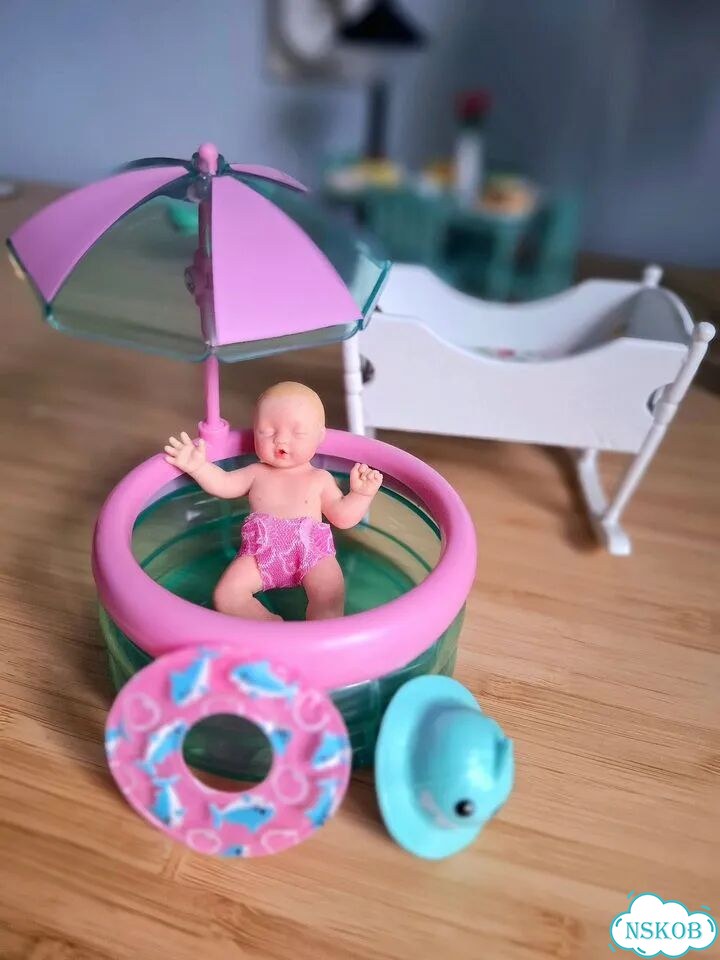 Zuru my mini baby малыш с бассейном и колыбельком фото 3