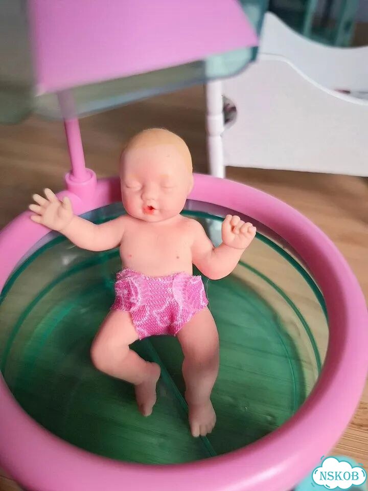 Zuru my mini baby малыш с бассейном и колыбельком фото 4