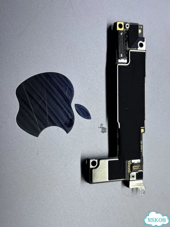 Оригинальные запчасти на iPhone 15 фото 6
