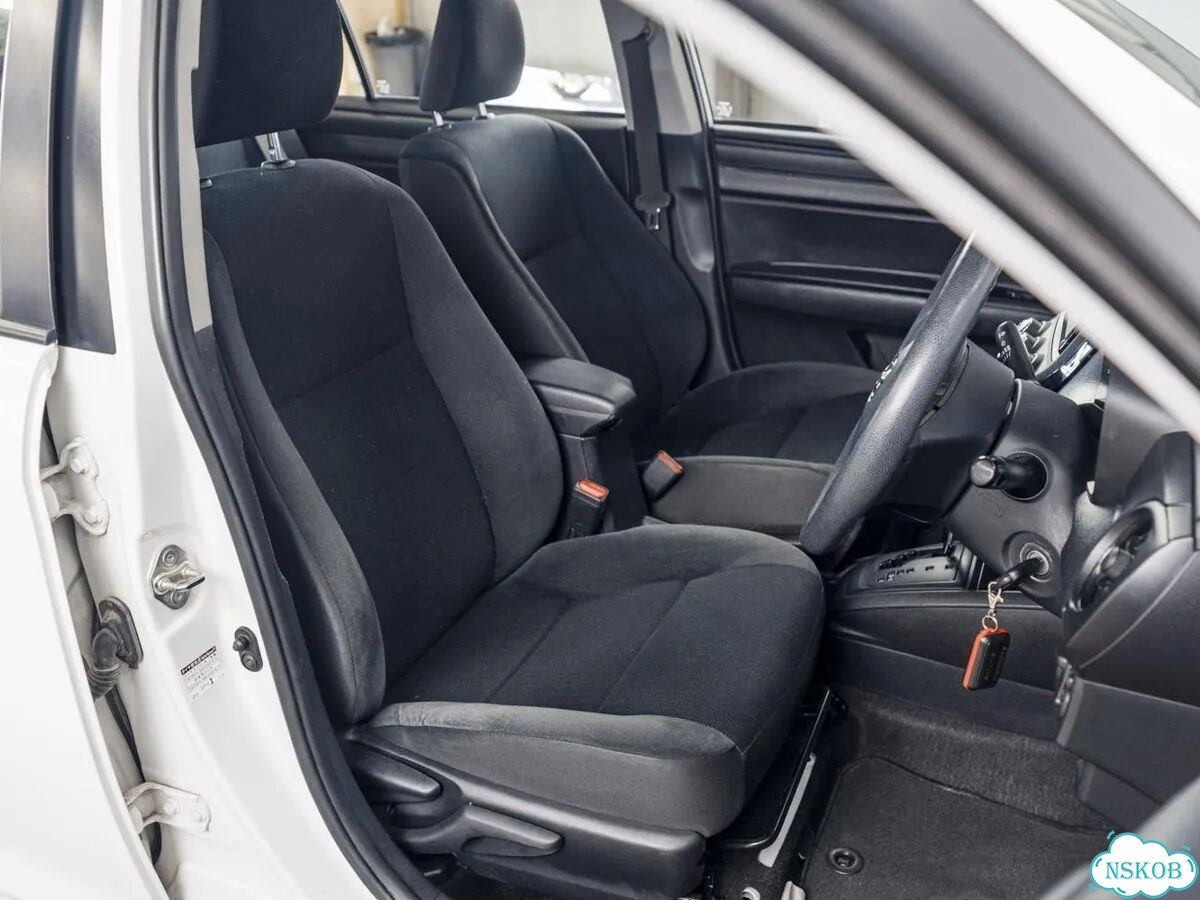 Toyota Corolla Axio 1.3 CVT, 2018, 100 343 км фото 14