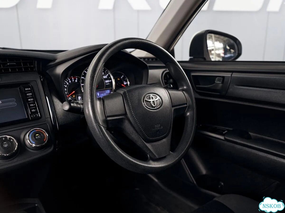 Toyota Corolla Axio 1.3 CVT, 2018, 100 343 км фото 21