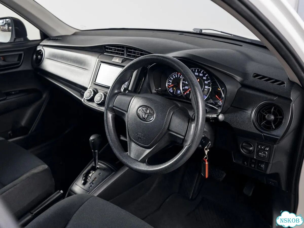 Toyota Corolla Axio 1.3 CVT, 2018, 100 343 км фото 8