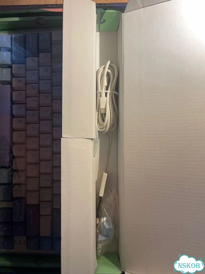 Royal Kludge r75 фото 4