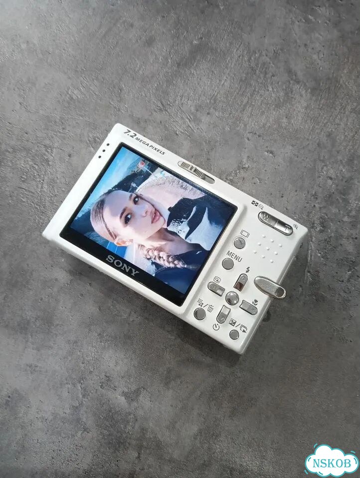 Белый слайдер от sony мыльница фото 2