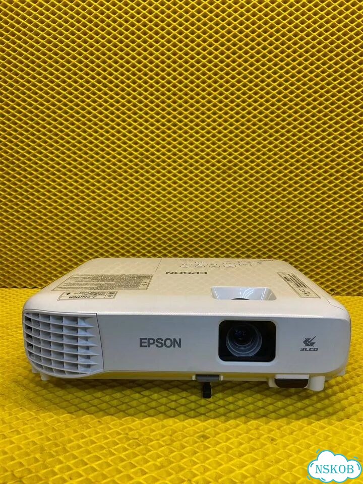 Проектор epson EB-E01 с экраном фото 2