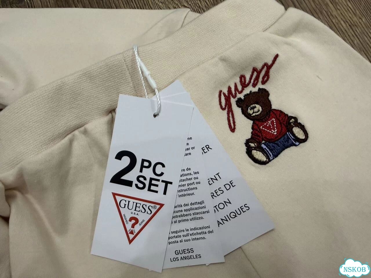 Костюм Guess 3/6мес новый фото 2