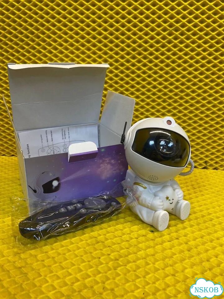 Astronaut Nebula Projector фото 1