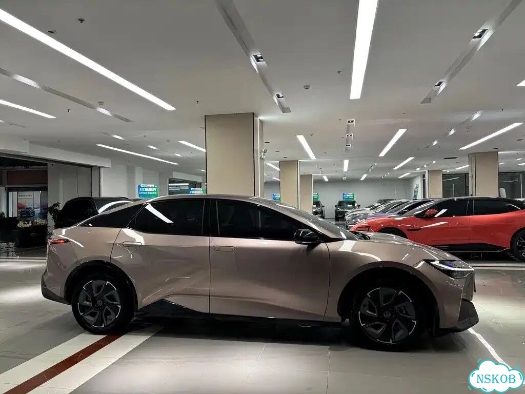 Toyota bZ3 AT, 2023, 57 000 км фото 4