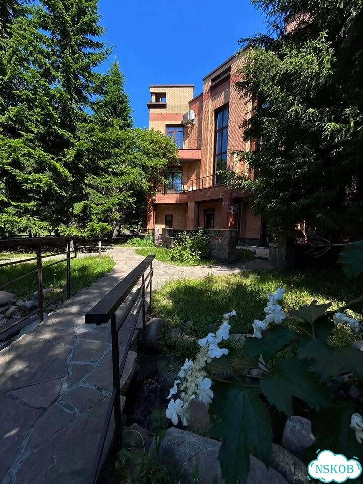 Таунхаус 280 м² на участке 2 сот. фото 1