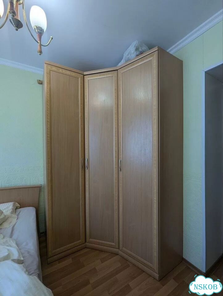 Шкаф распашной трёхстворчатый фото 1