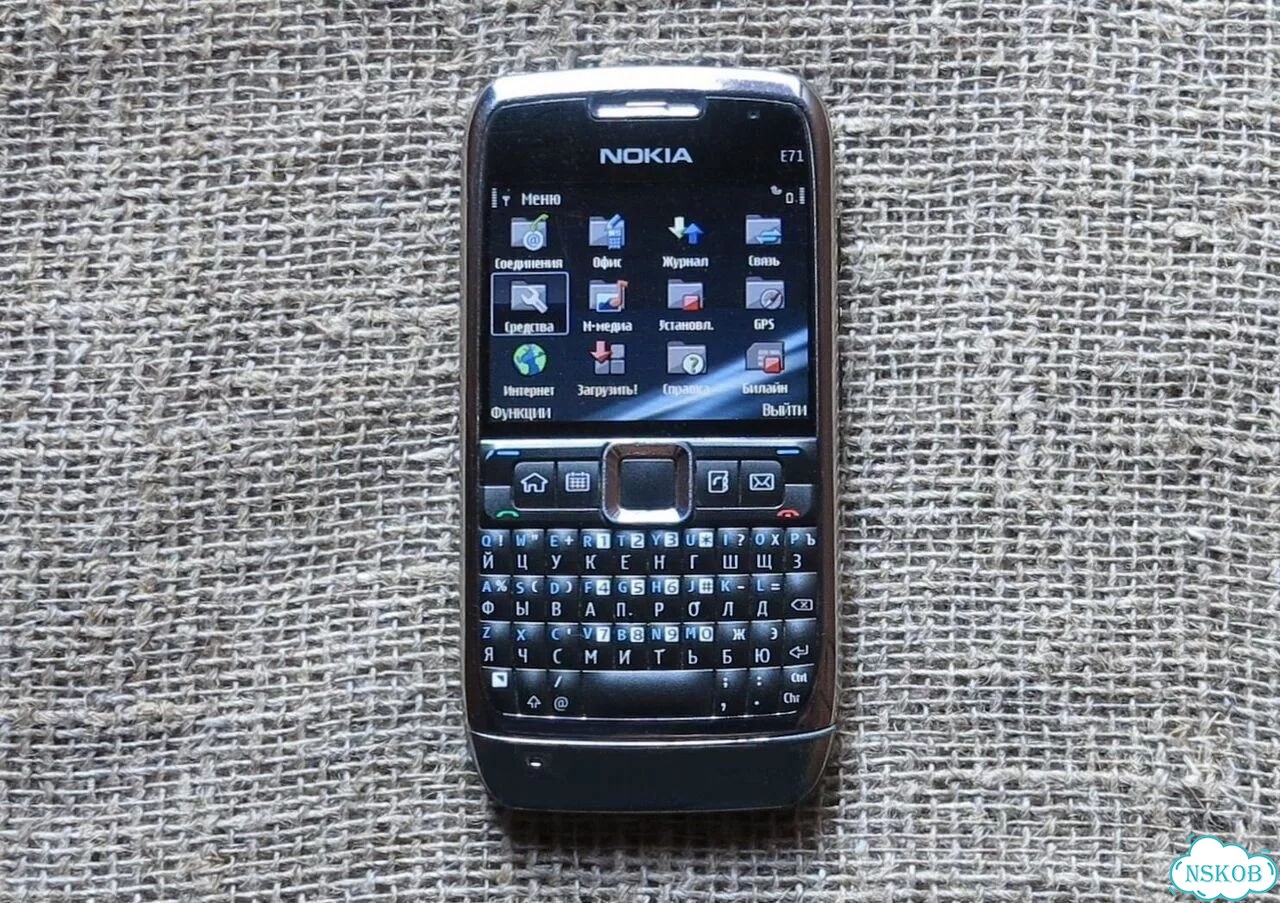Nokia E71 фото 2