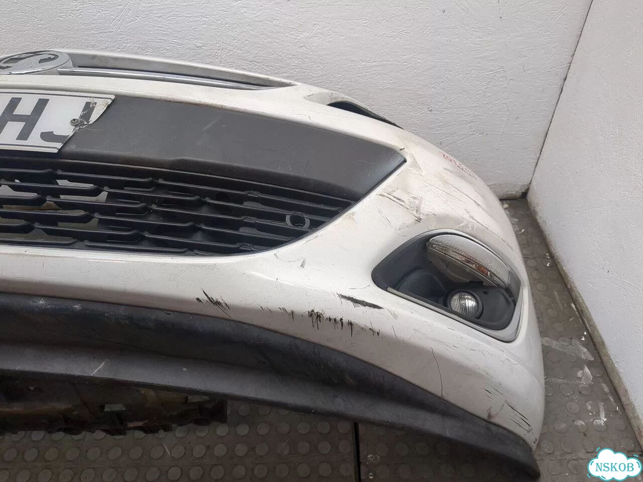 Бампер передний Opel Astra J фото 8