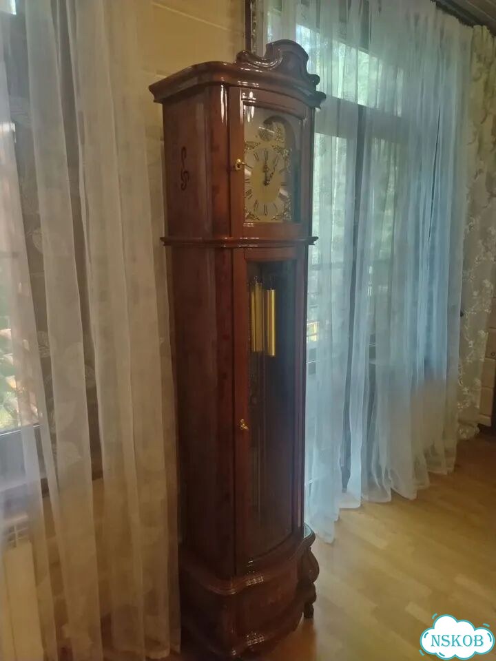 Напольные часы фото 2