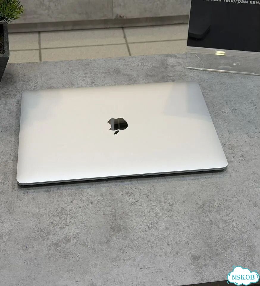 MacBook Air 13 M1 8/256Gb фото 8