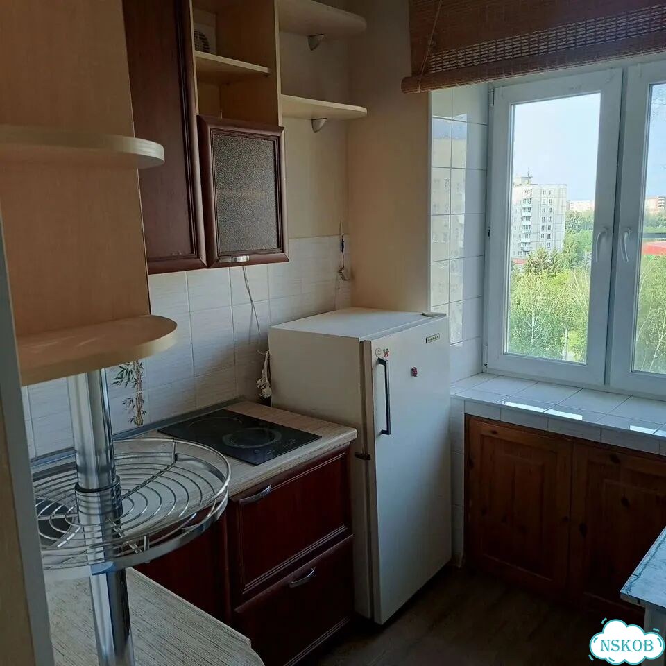 2-к. квартира, 45 м², 8/10 эт. фото 2
