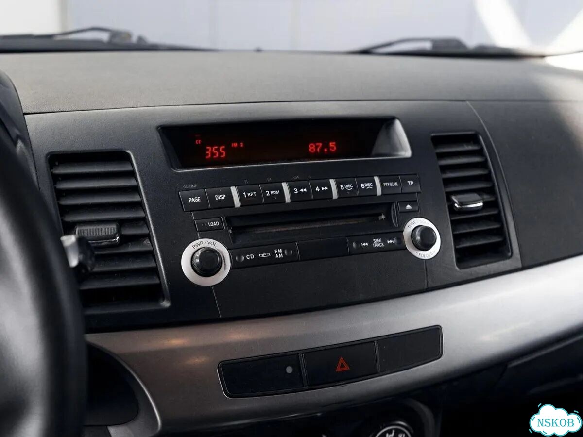 Mitsubishi Lancer 1.5 AT, 2011, 196 982 км фото 11