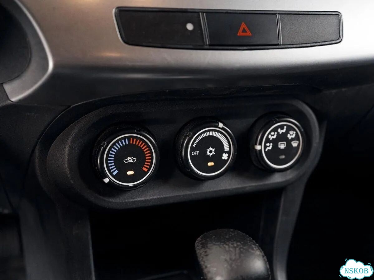 Mitsubishi Lancer 1.5 AT, 2011, 196 982 км фото 12