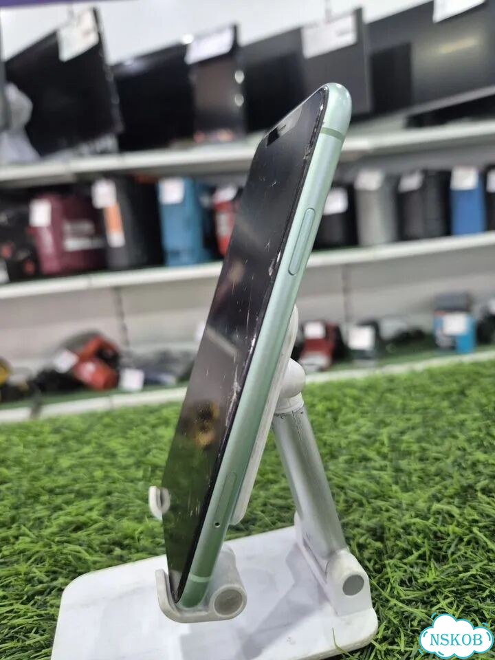 iPhone 11, 128 ГБ фото 3