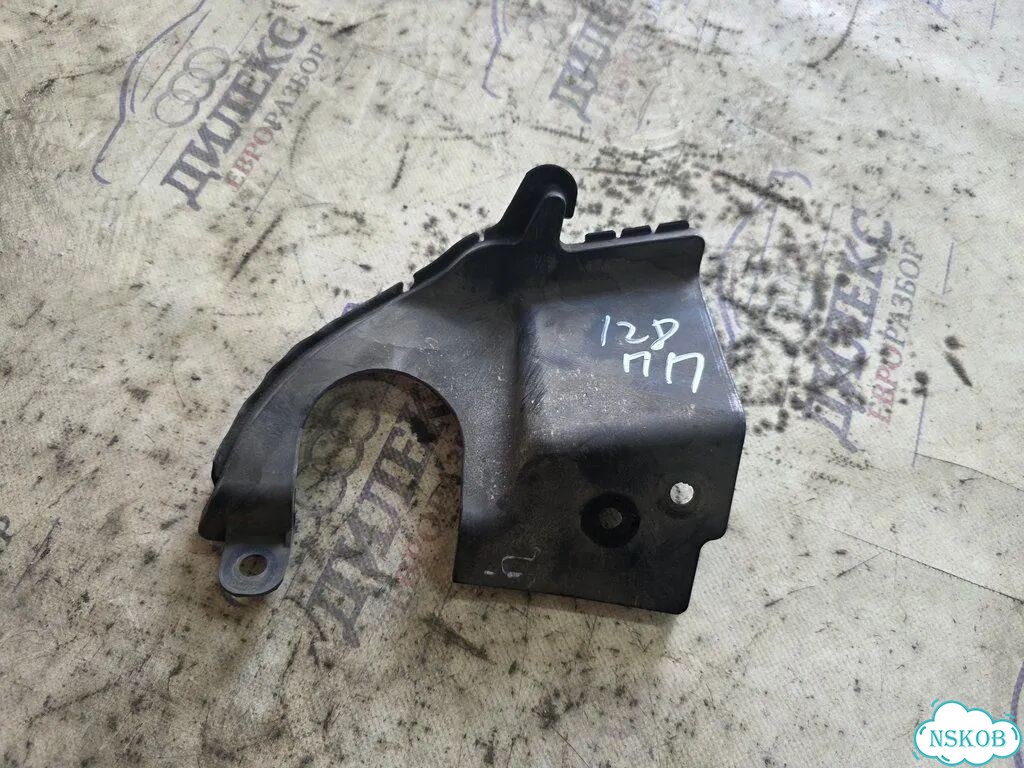 Воздуховод радиатора правый Infiniti QX70 I (2013 фото 2